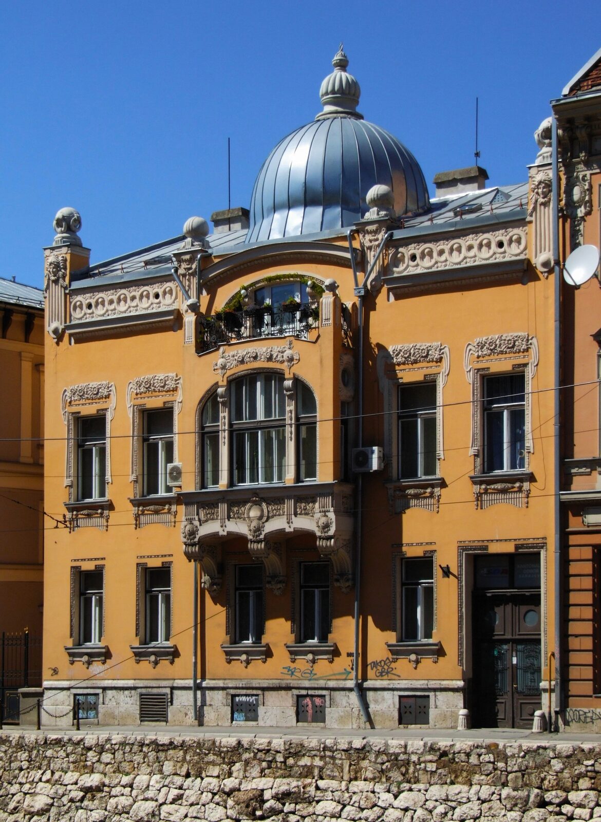 The House of Ješua D. Salom in central Sarajevo — a Josip Vancaš Art Nouveau building, representative of the Habsburg-era commercial architecture that still houses many of the canton's 38,668 registered businesses.