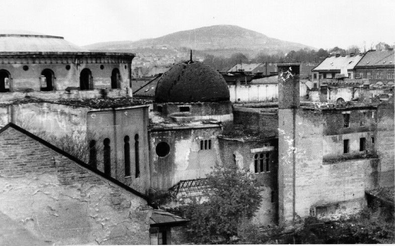 Il Kal Grande, the Great Sephardic Synagogue of Sarajevo, in ruins after being destroyed by the Ustaše militia during the Second World War.