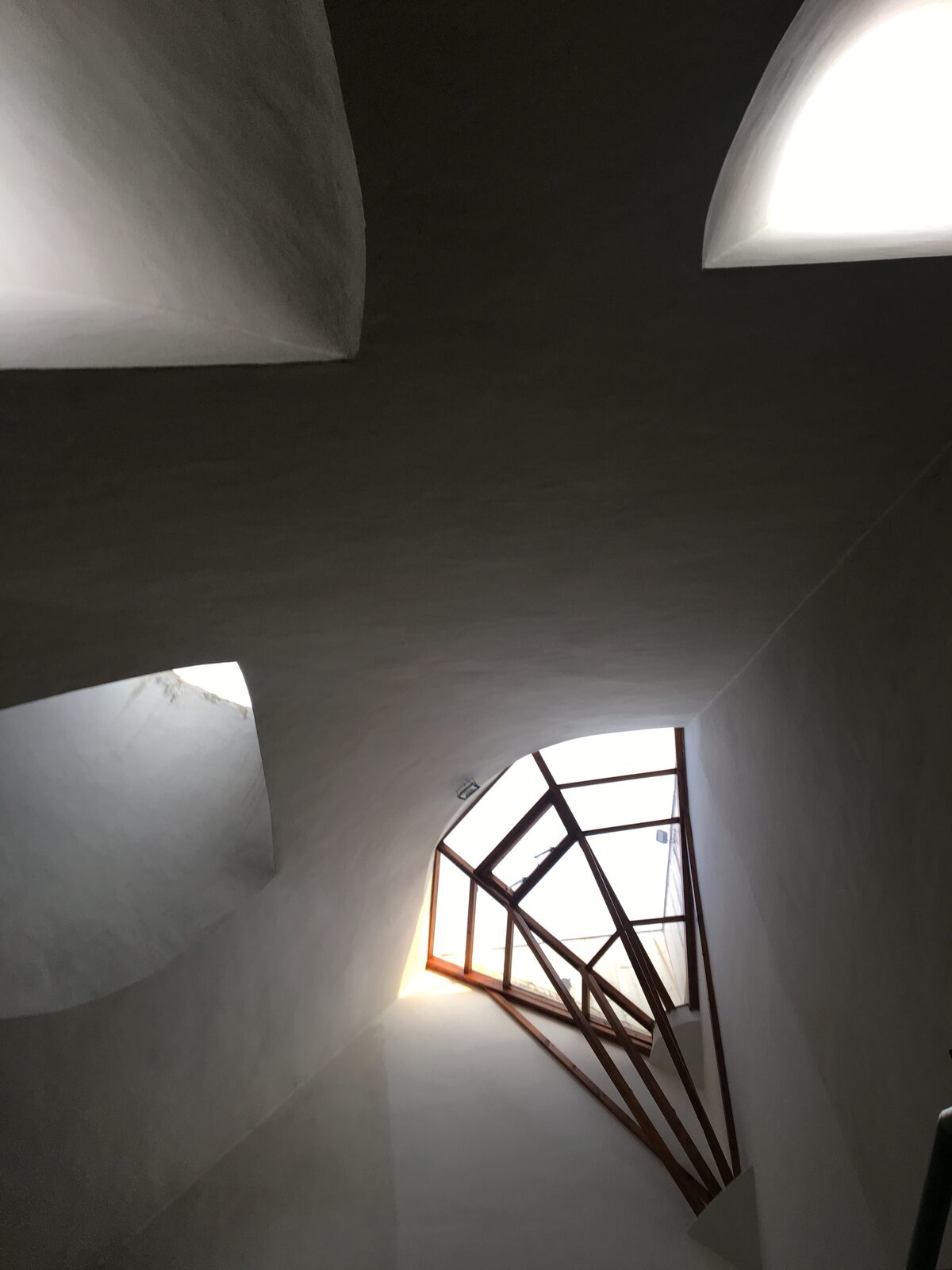 Šerefudin's White Mosque, Visoko (1980) — designed by Zlatko Ugljen